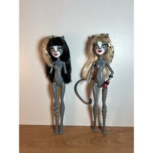 Monster High Werecat Twins Meowlody and Purrsephone Doll 2011 Missing Parts